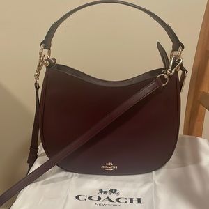 Like new Coach Nomad Crossbody